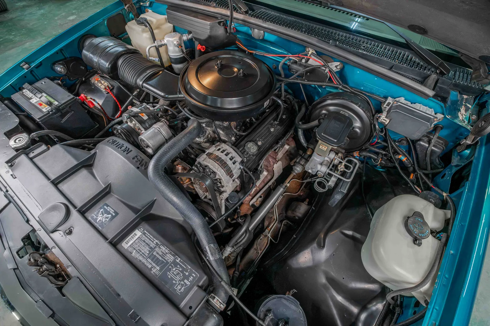 1993-Chevrolet-K1500-Bright Teal Metallic-189857-43.jpg